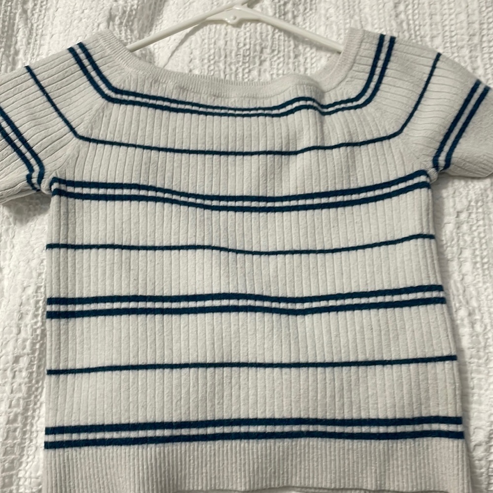 LA hearts XS stretchy blue and white shirt